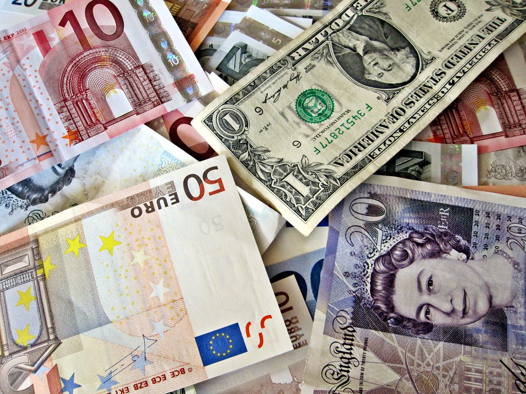 Tá Desanimado com Suas Finanças? Veja Como Pequenos Ajustes Podem Transformar Seu Futuro Financeiro