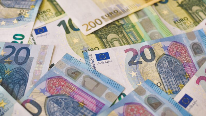 Por Que Ter Investimentos em Moedas Diferentes Pode Ser uma Estratégia Inteligente?