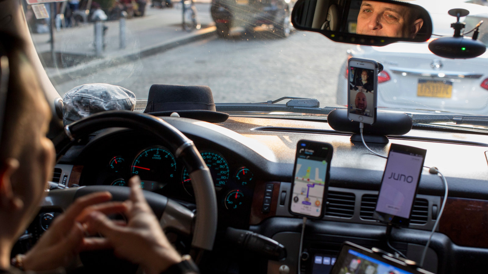 Transporte por Aplicativos: Quando Passageiros e Motoristas Estão Insatisfeitos, o Problema Pode Estar no Modelo
